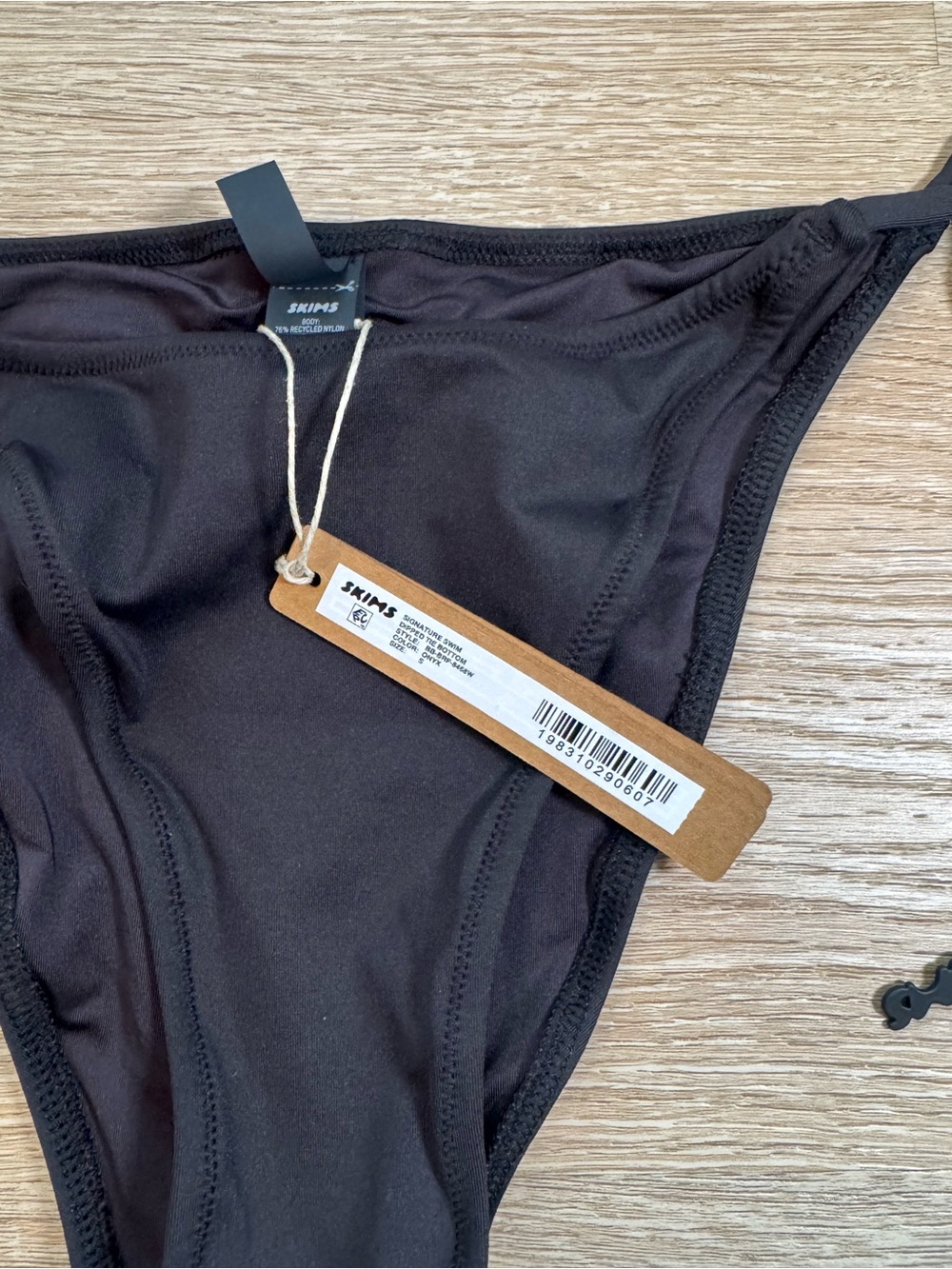 SKIMS Dipped Tie Bikini Bottom Onyx - small - Picture 4 of 5